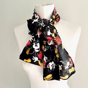 Disney’s Mickey & Co. Scarf
